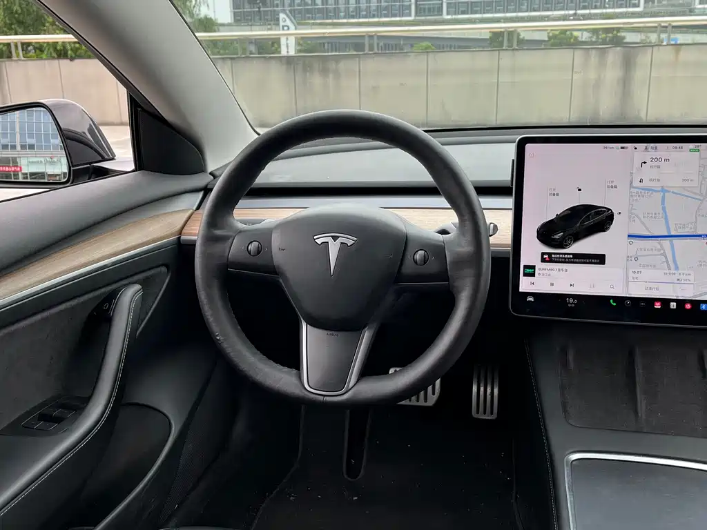 Tesla Model 3 — миниатюра 13