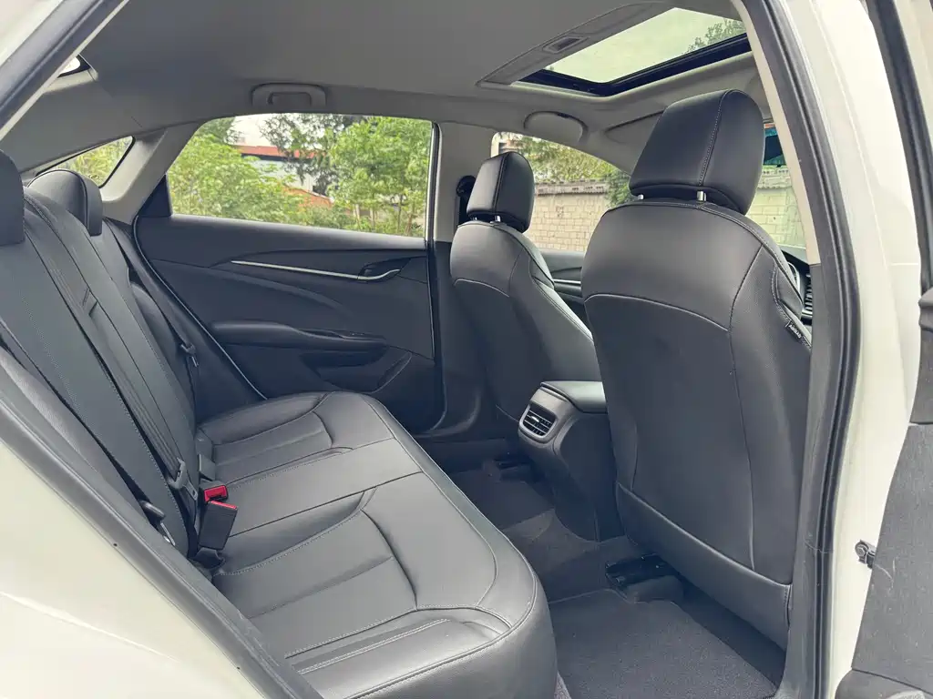Buick Excelle — миниатюра 9