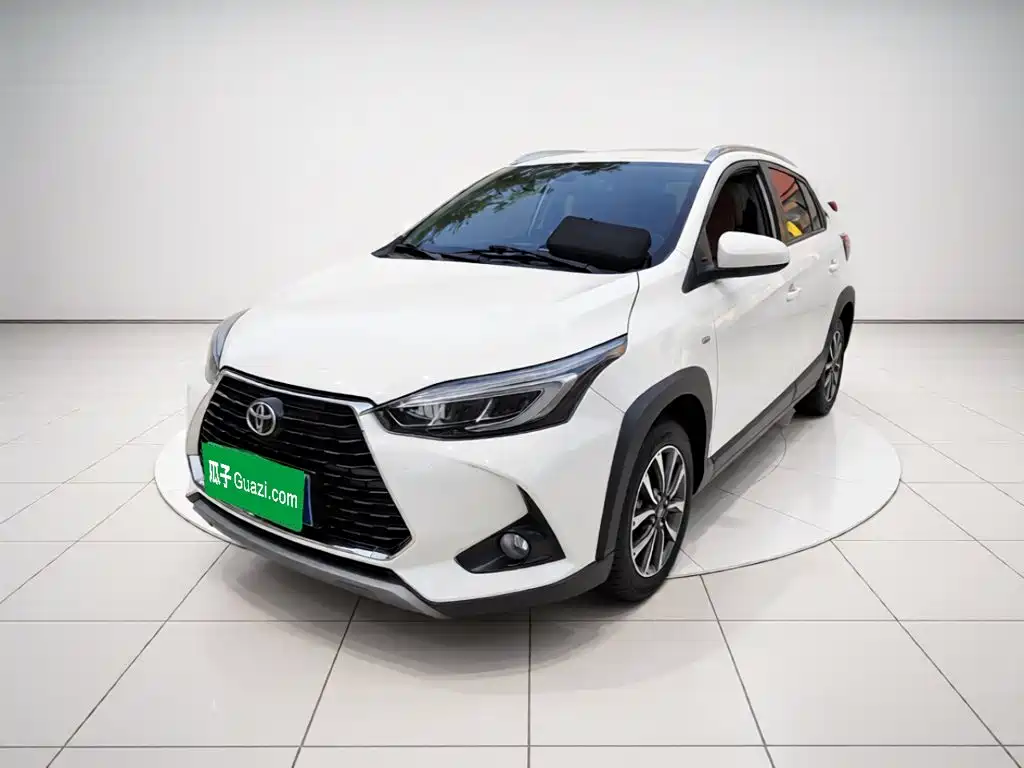 2023 Toyota Yaris - zdjęcie 1 z 26