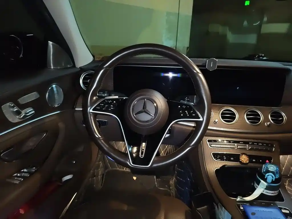Mercedes-Benz E-Class — миниатюра 7