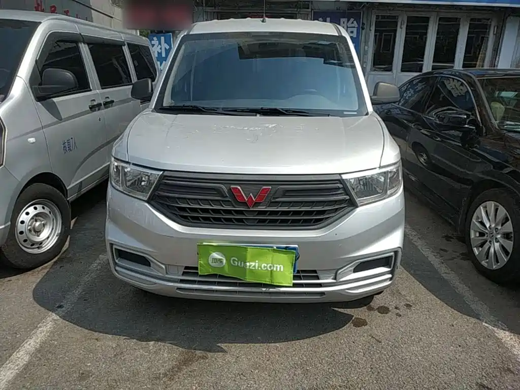 Wuling Hongguang V — миниатюра 3