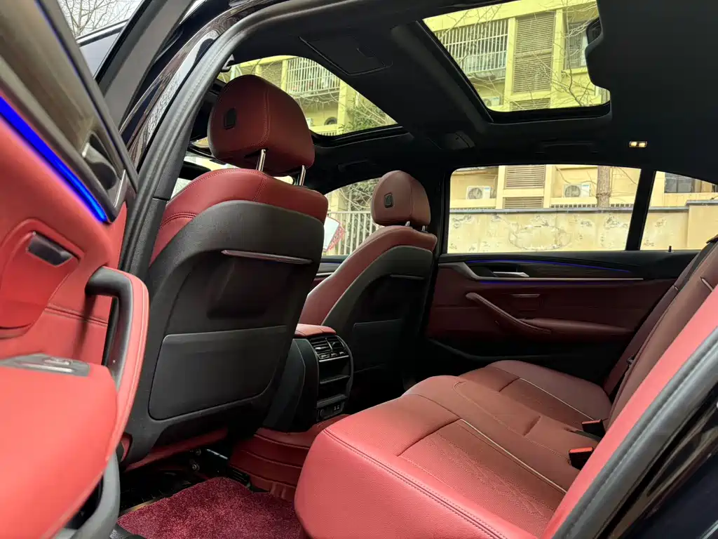 BMW 5 Series — миниатюра 10