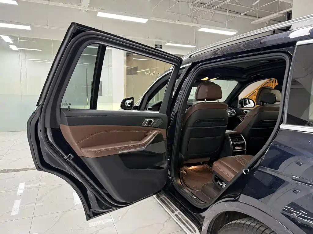 BMW X7 — миниатюра 13