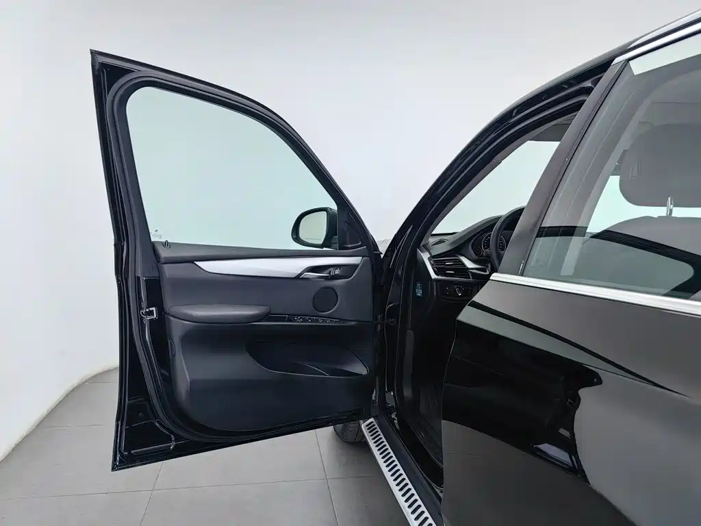 BMW X5 (Import) — миниатюра 16