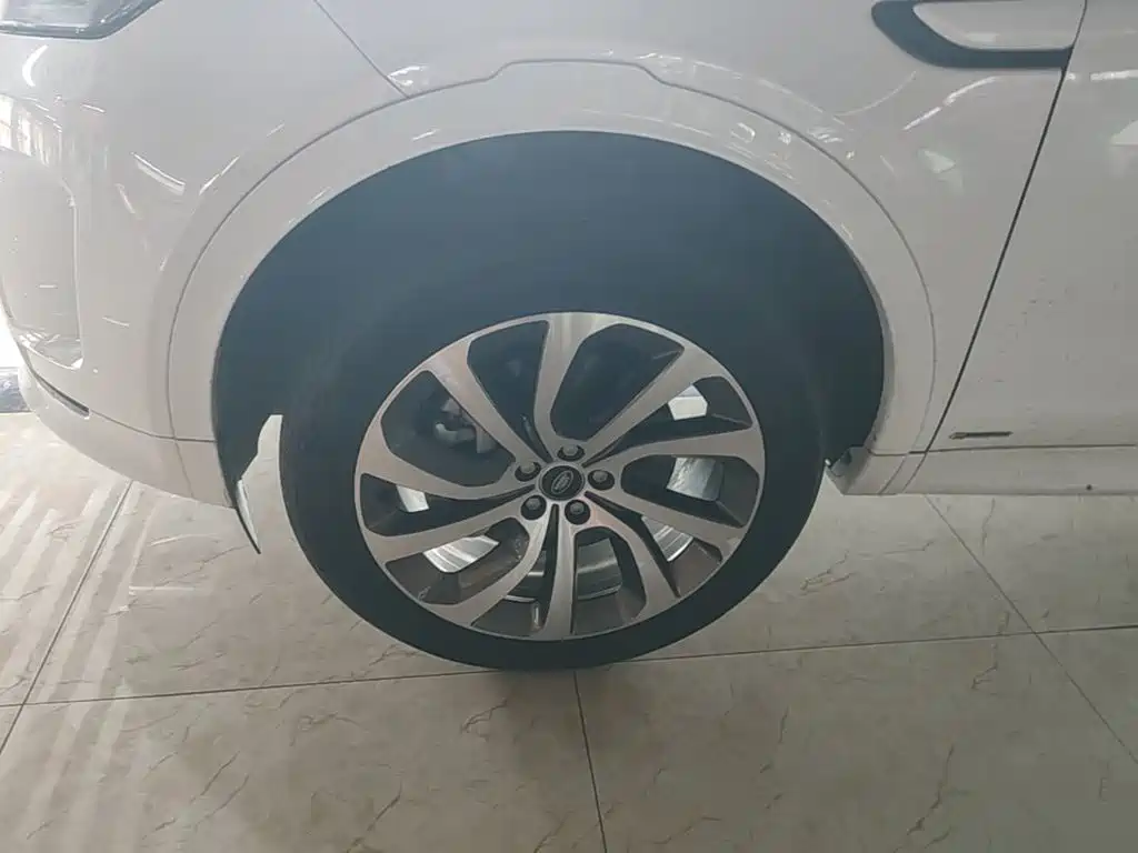 Land Rover Discovery Sport — миниатюра 23
