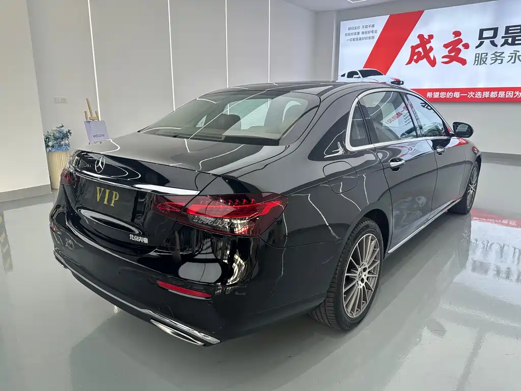 Mercedes-Benz E-Class — миниатюра 21