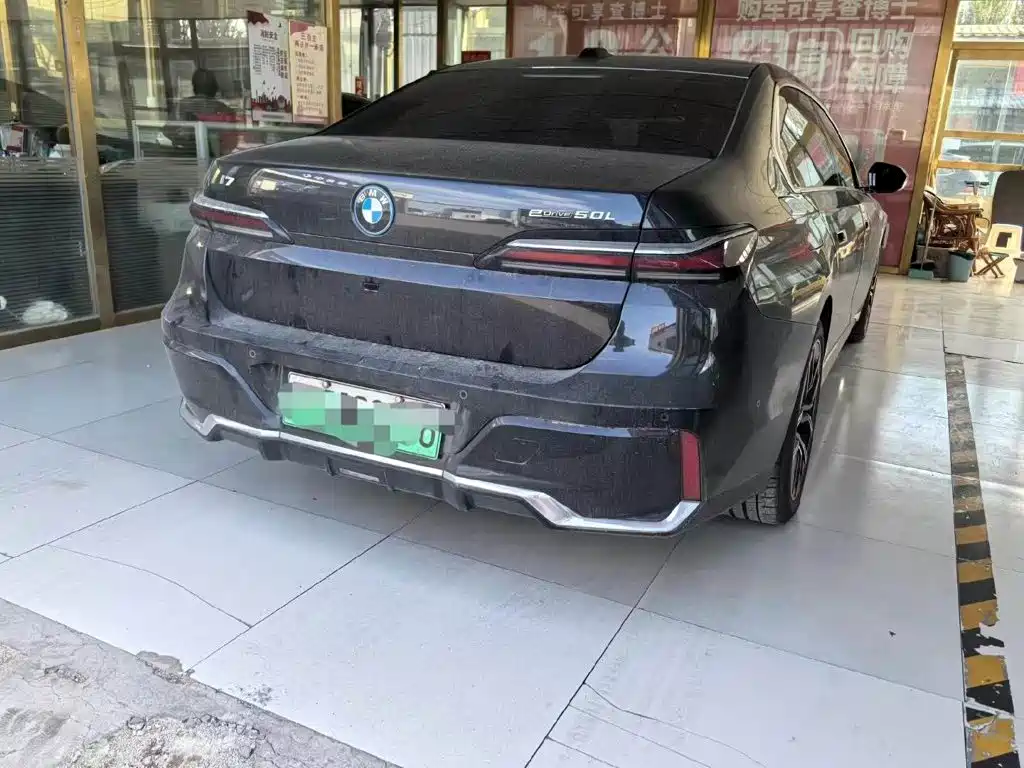 BMW i7 — миниатюра 8