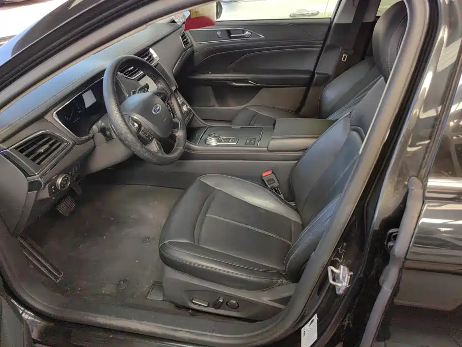 Ford Taurus — миниатюра 9