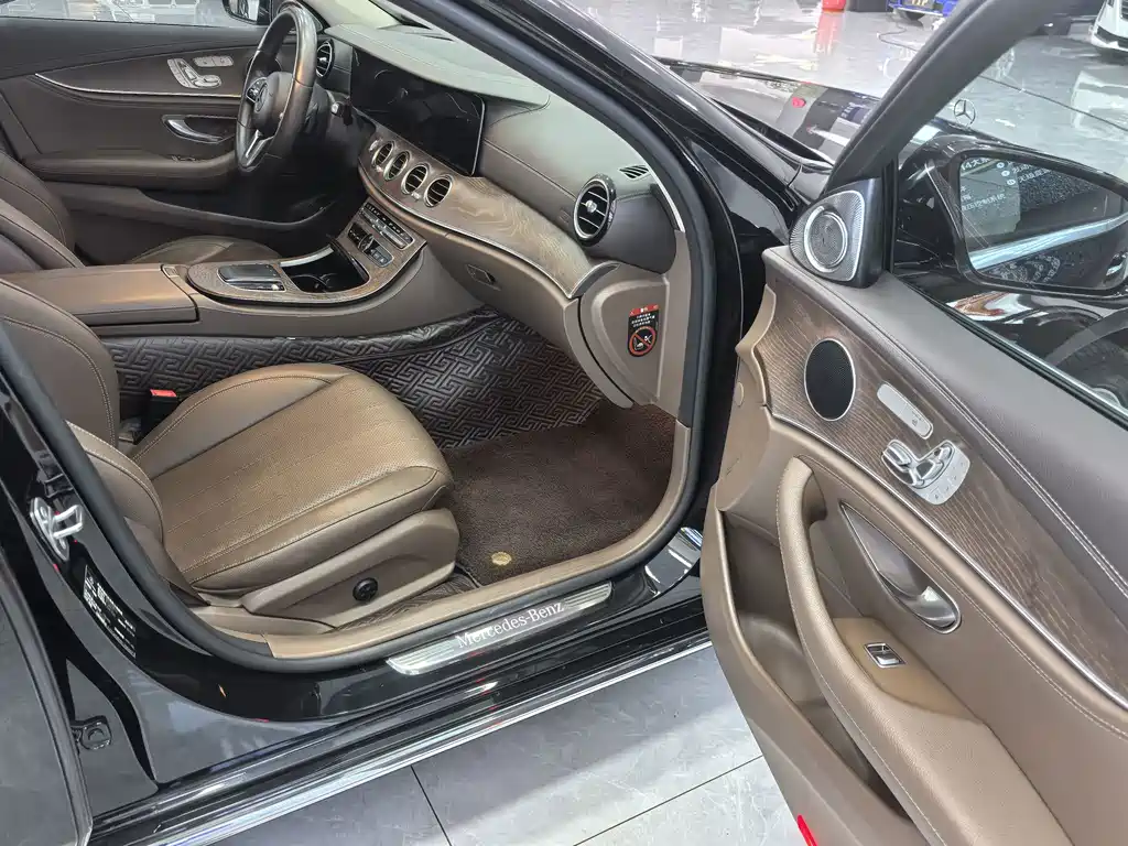 Mercedes-Benz E-Class — миниатюра 14