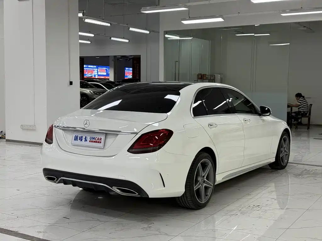 Mercedes-Benz C-Class — миниатюра 6