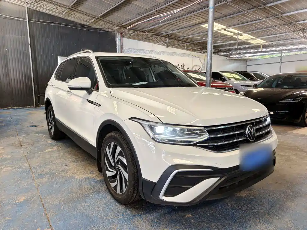 Volkswagen Tiguan L — миниатюра 4