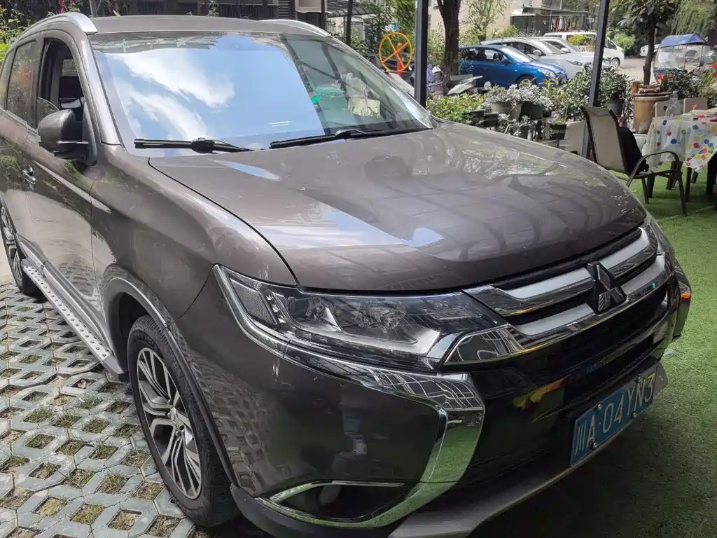 Mitsubishi Outlander — миниатюра 9