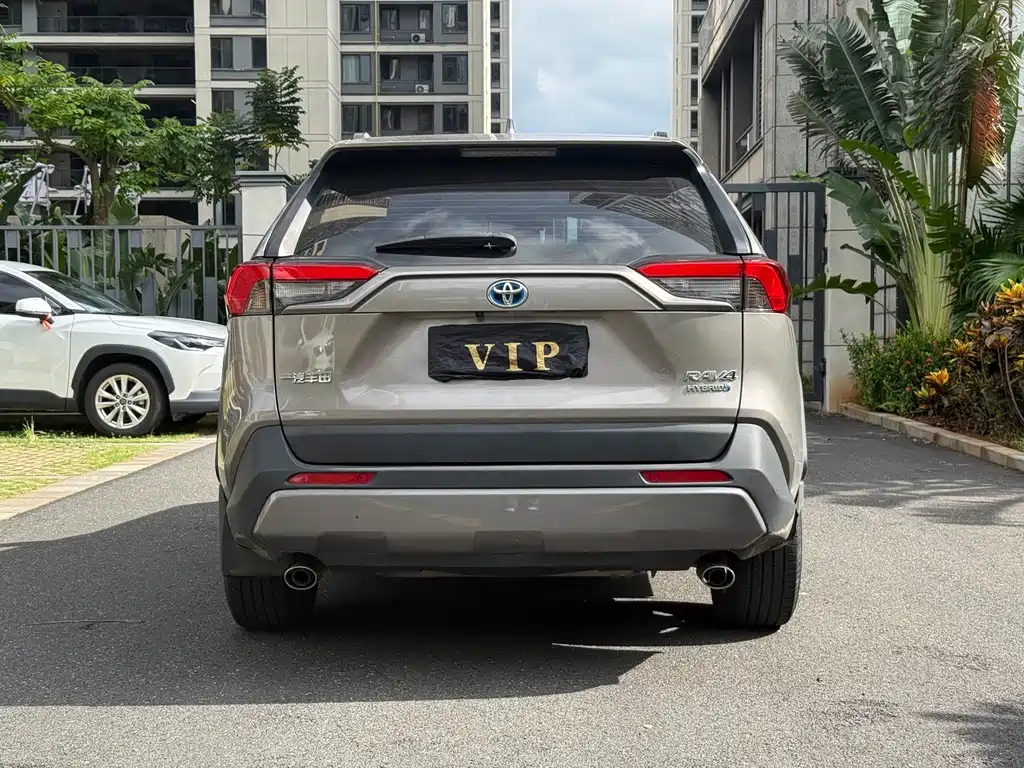 Toyota RAV4 Prime — миниатюра 17