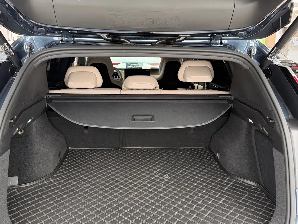 Volvo XC70 PHEV — миниатюра 8