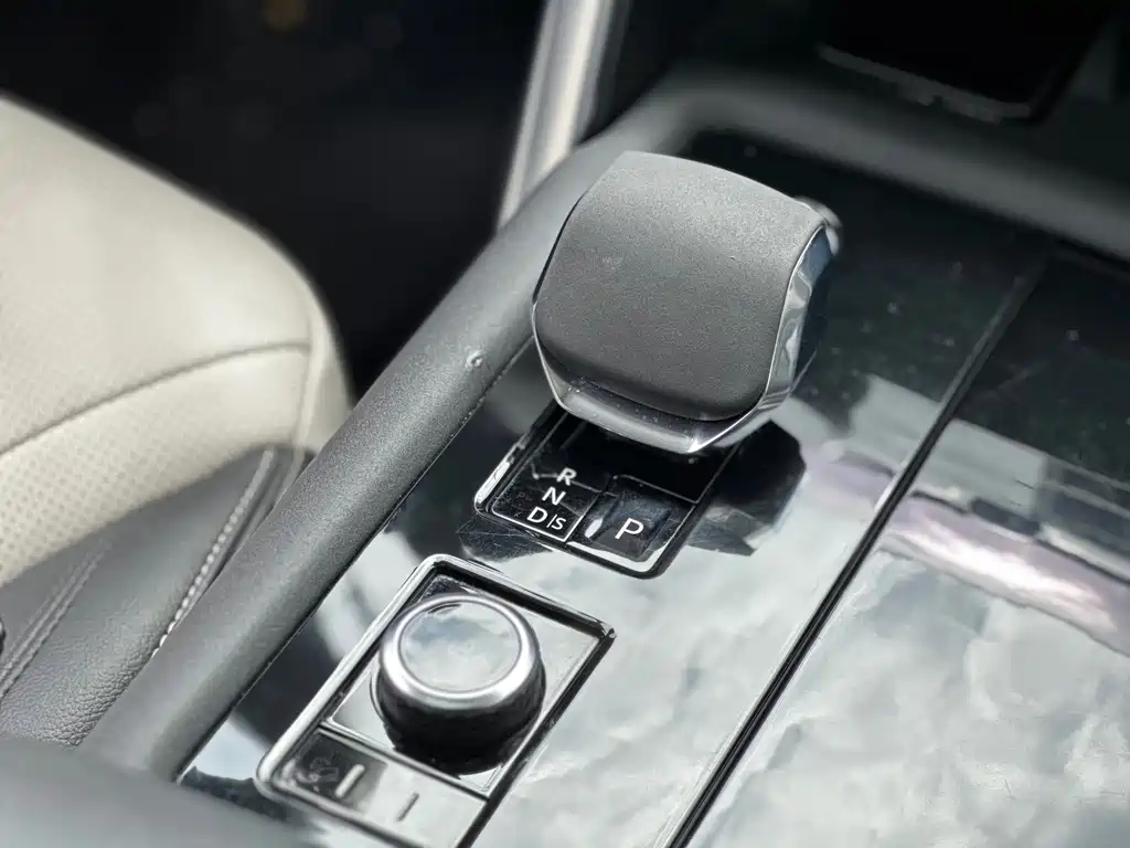 Land Rover Discovery — миниатюра 12