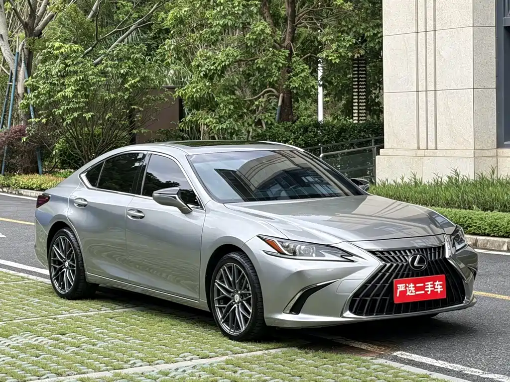 Lexus ES — миниатюра 2