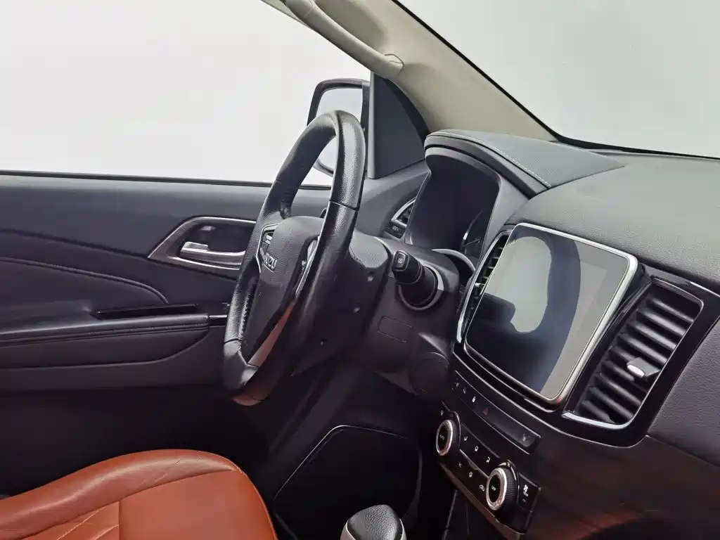 Isuzu MU-X — миниатюра 22