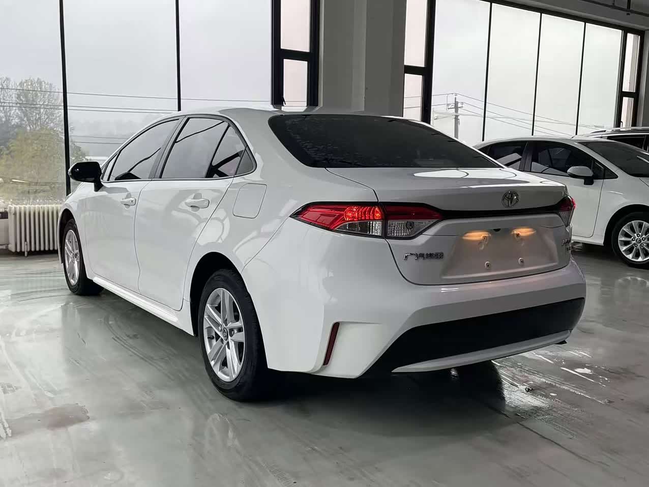 Toyota Levin 1.2 л 2023 г. Белый, пробег 12800 км