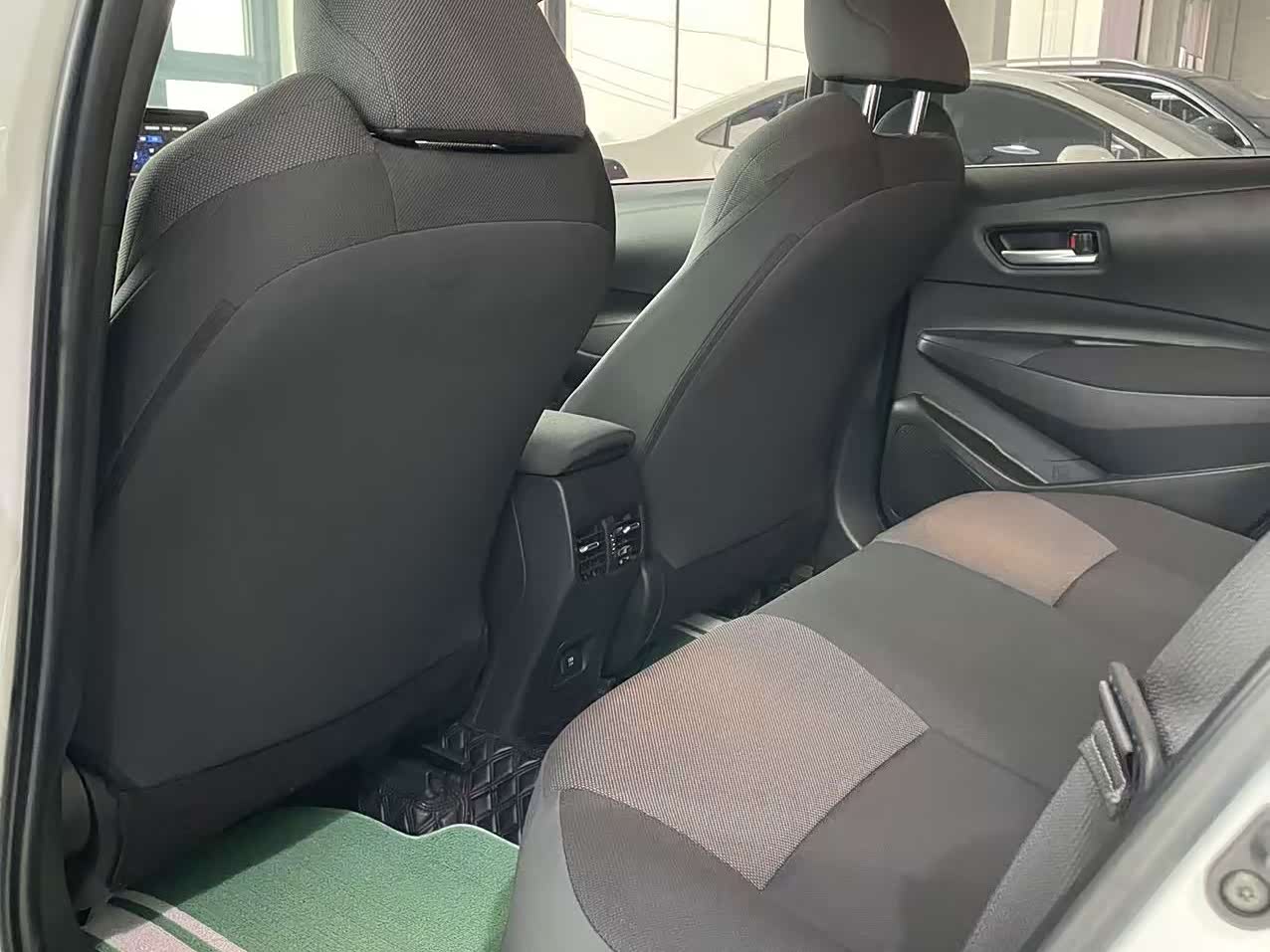 Toyota Levin 1.2 л 2023 г. Белый, пробег 12800 км
