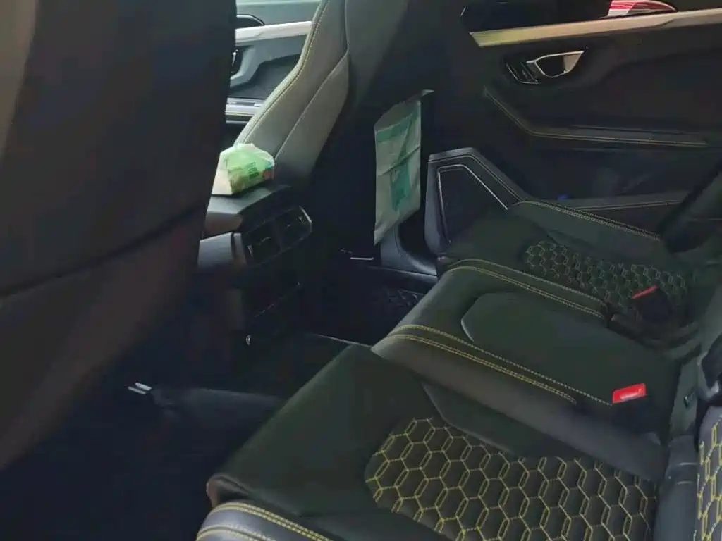 Lamborghini Urus — миниатюра 5