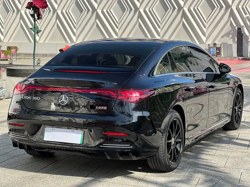 Mercedes-Benz EQE 2022 350