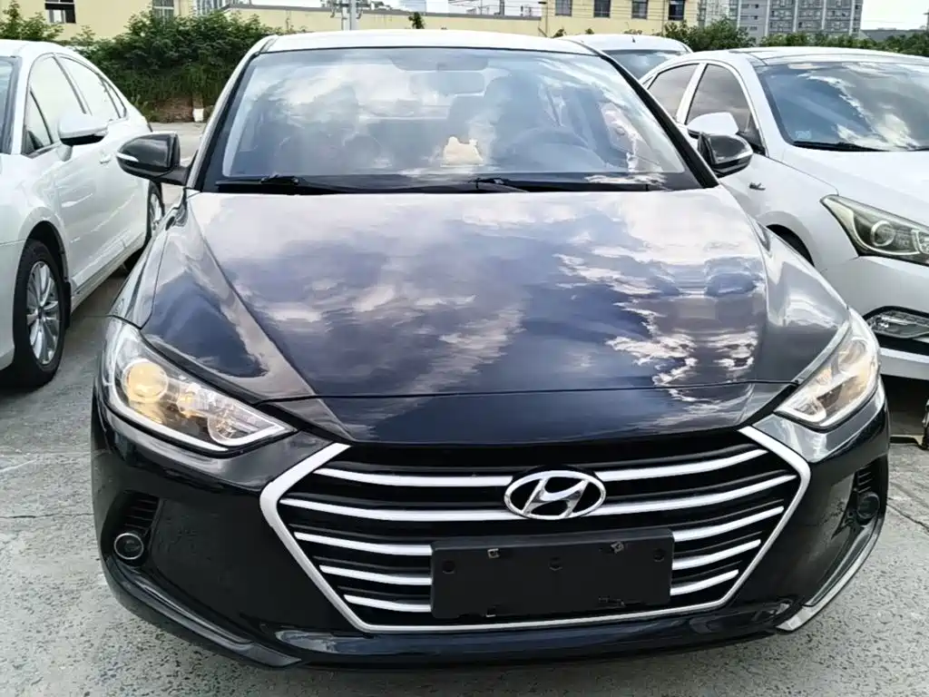 Hyundai Elantra — миниатюра 3