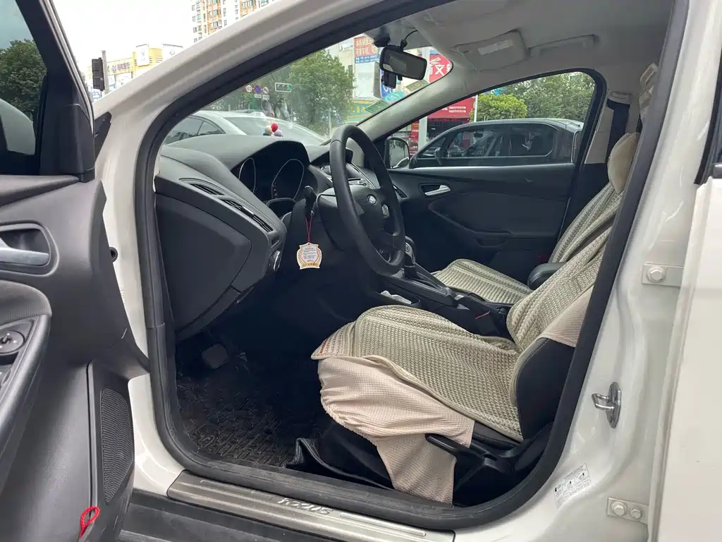 Ford Focus — миниатюра 5