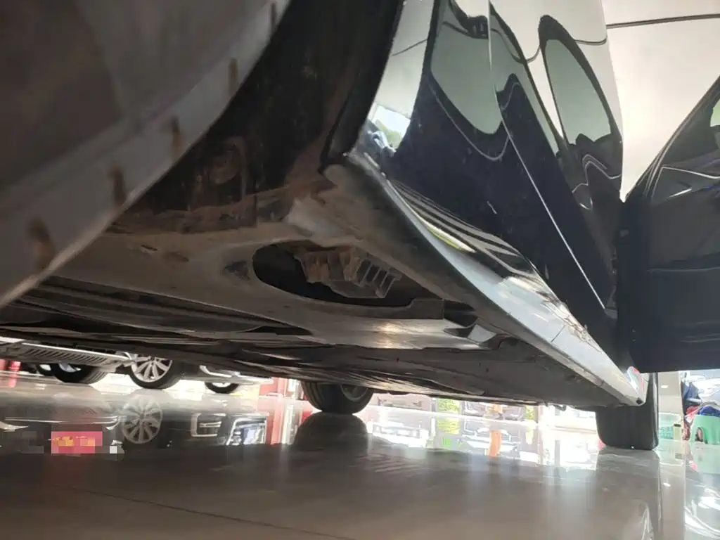 BMW 5 Series — миниатюра 21