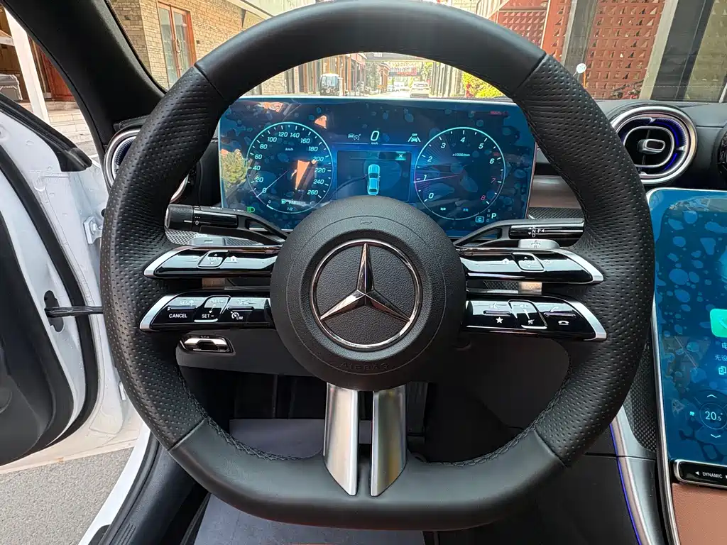 Mercedes-Benz C-Class — миниатюра 12