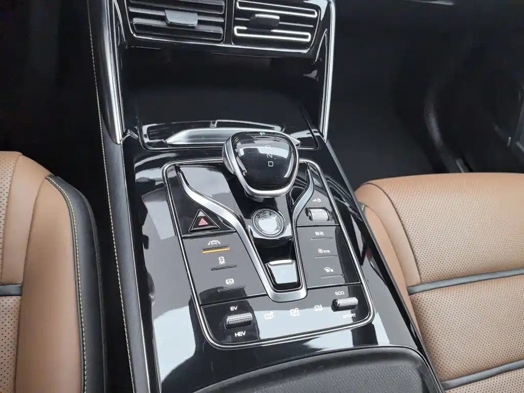 BYD Tang New Energy — миниатюра 13