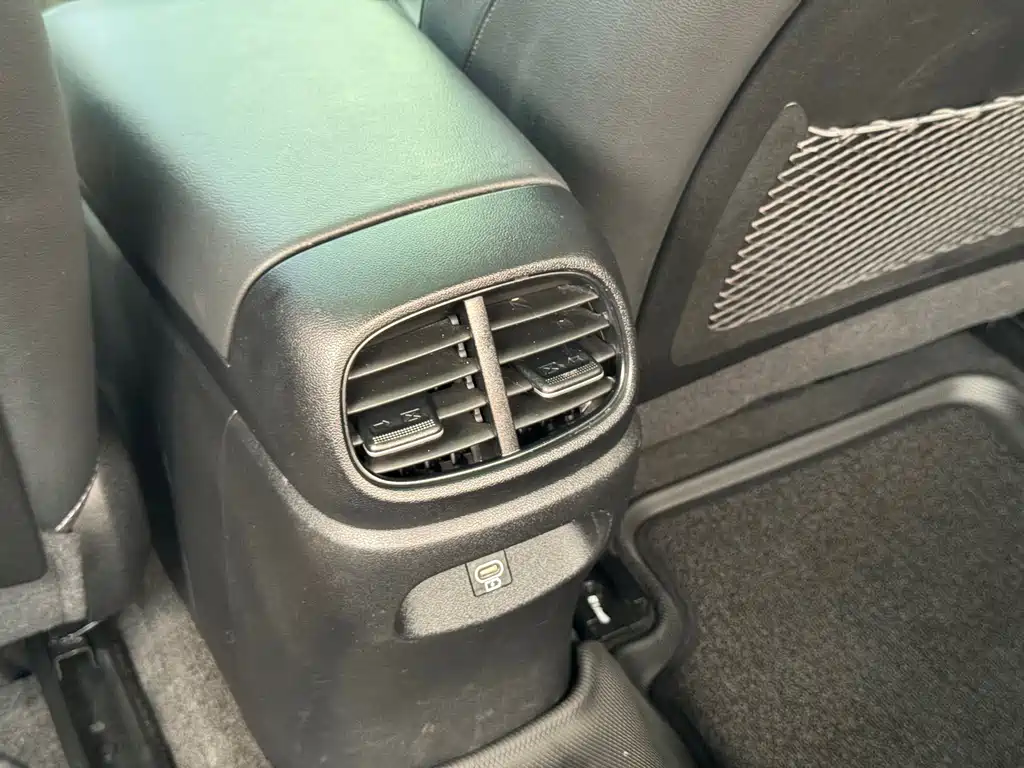 Hyundai Elantra — миниатюра 15