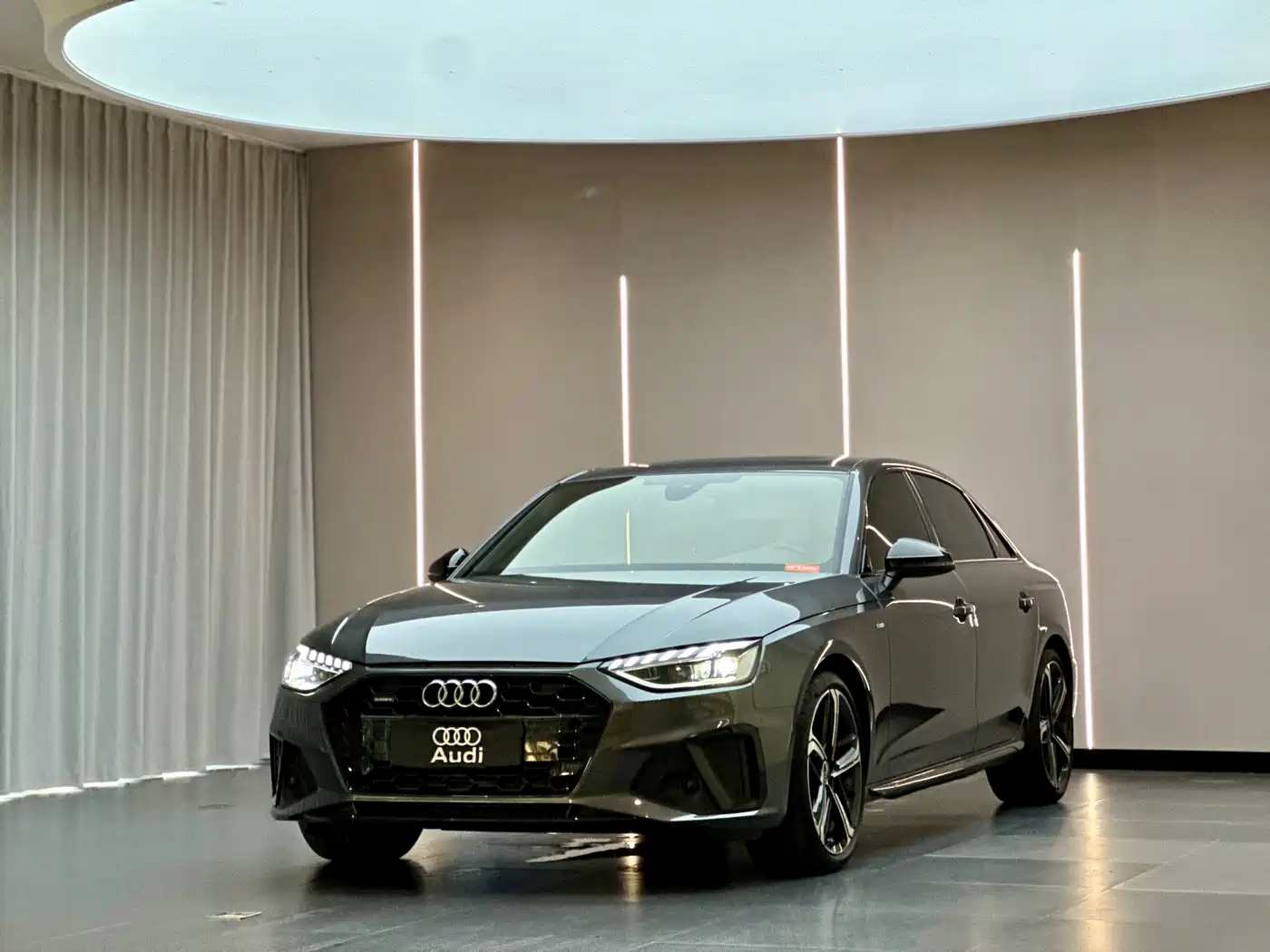 奥迪A4L 2022款 45 TFSI quattro 臻选动感型 2022