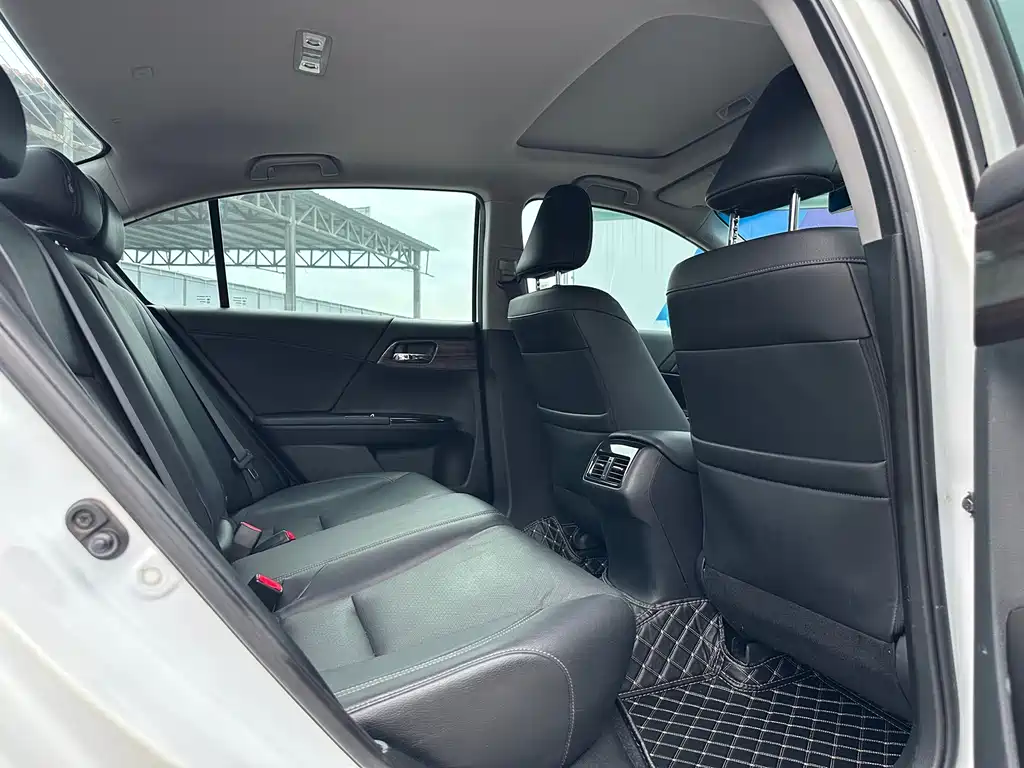 Honda Accord — миниатюра 7