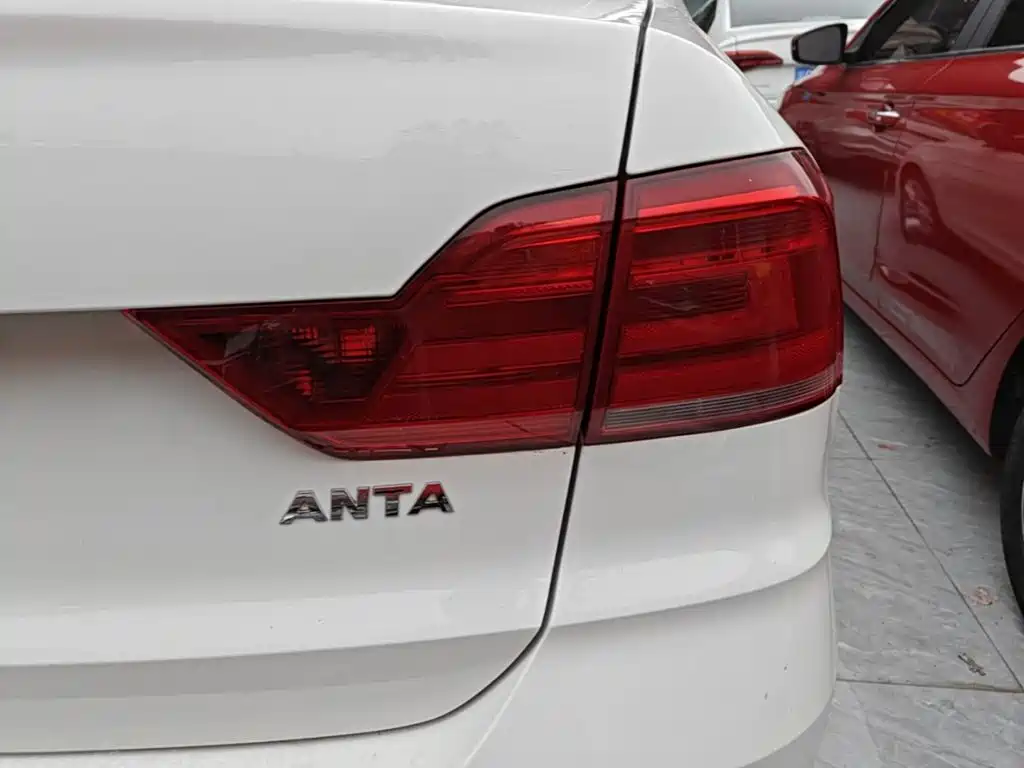 Volkswagen Santana — миниатюра 8