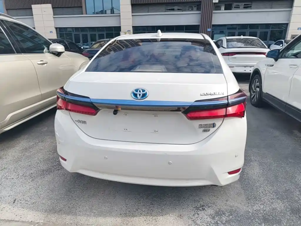 Toyota Corolla Hybrid — миниатюра 6