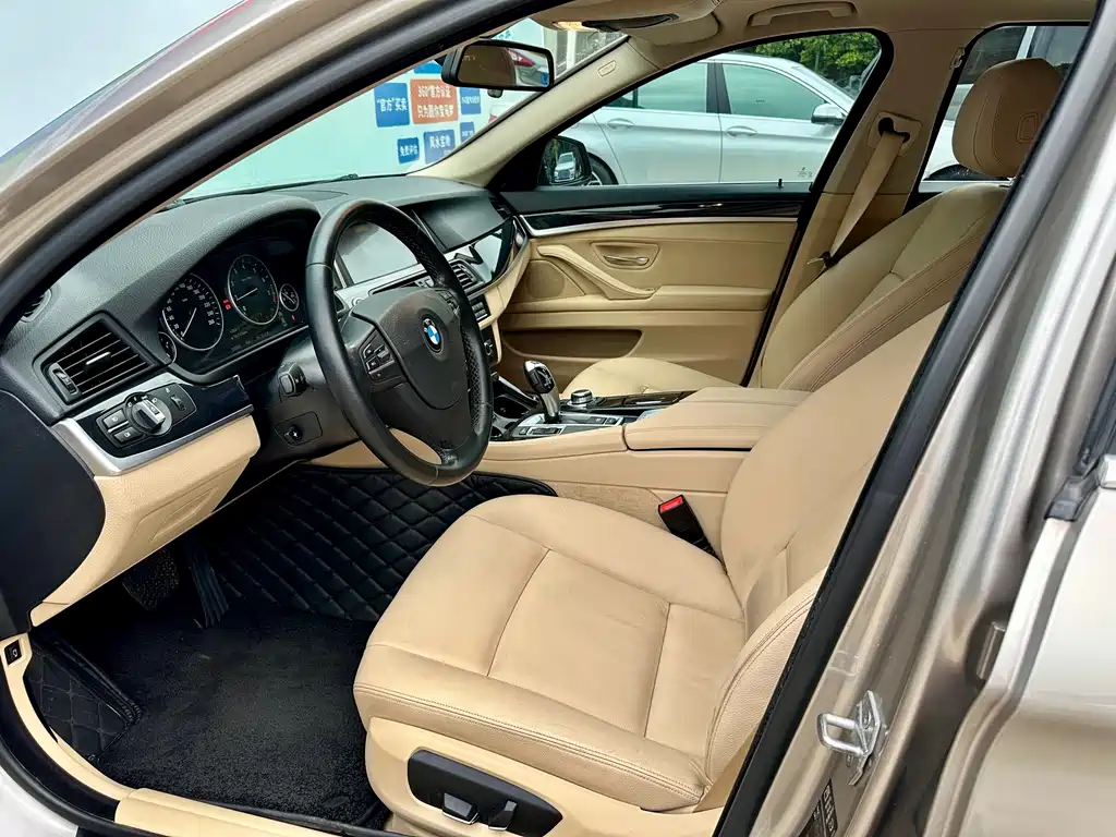 BMW 5 Series — миниатюра 8