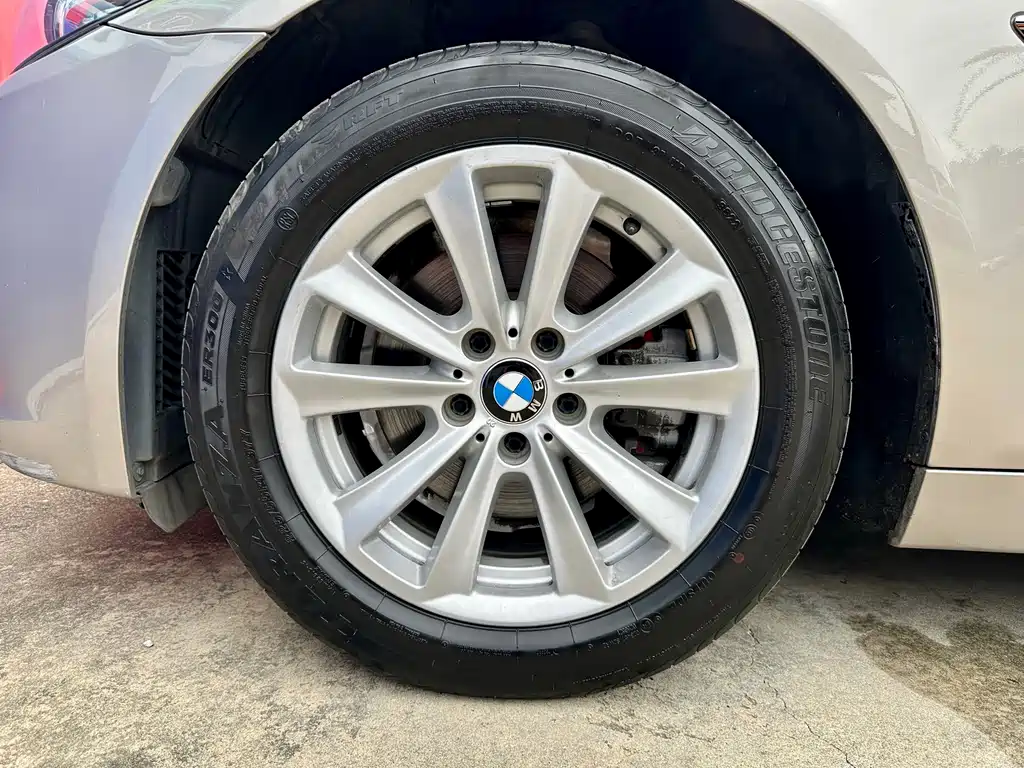 BMW 5 Series — миниатюра 20