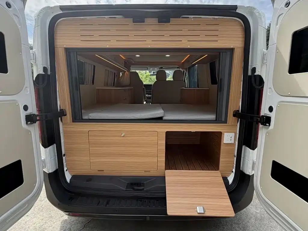 Sinotruk Vangard V — миниатюра 6