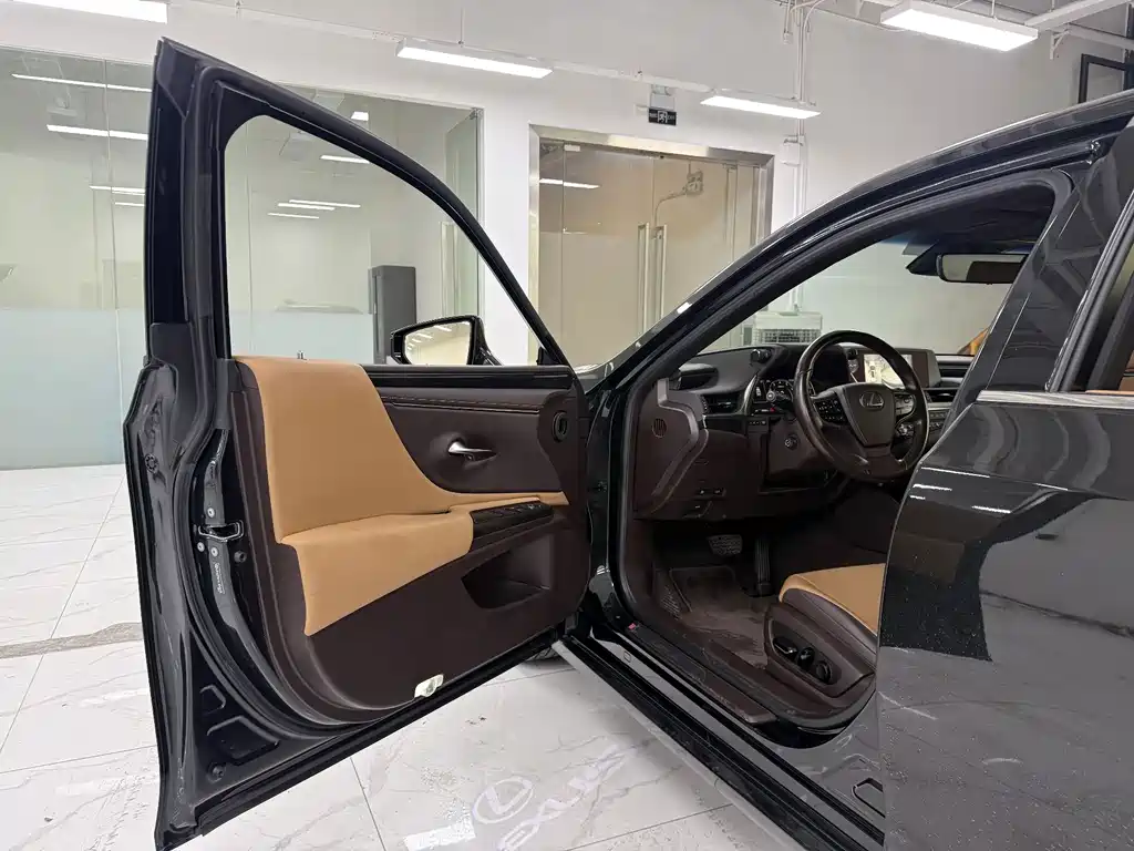 Lexus ES — миниатюра 8