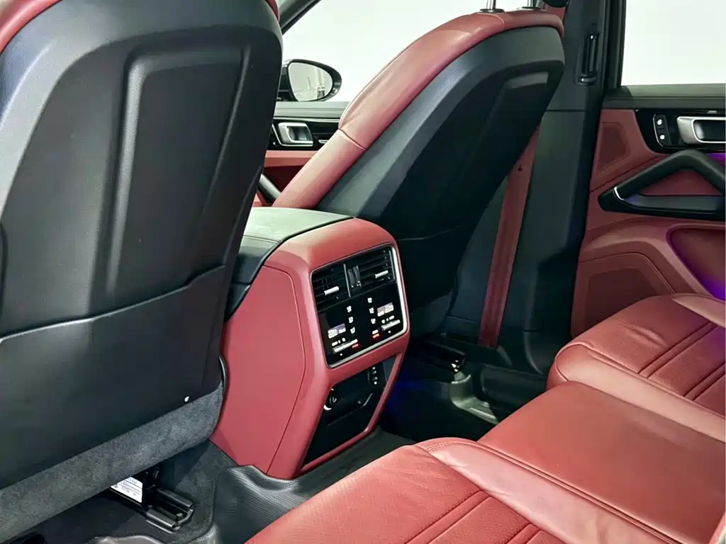 Porsche Cayenne — миниатюра 11