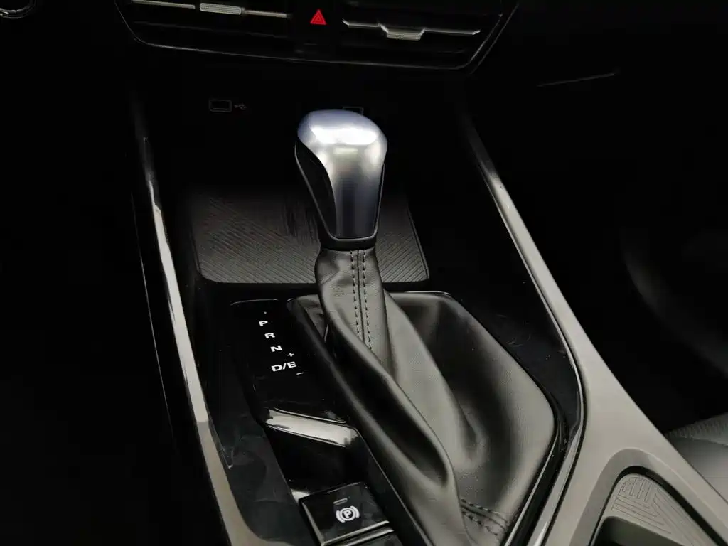 Roewe i5 — миниатюра 13