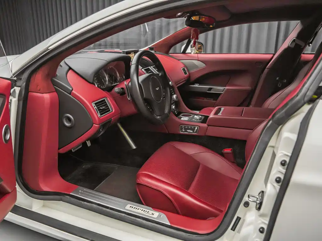 Aston Martin Rapide — миниатюра 22