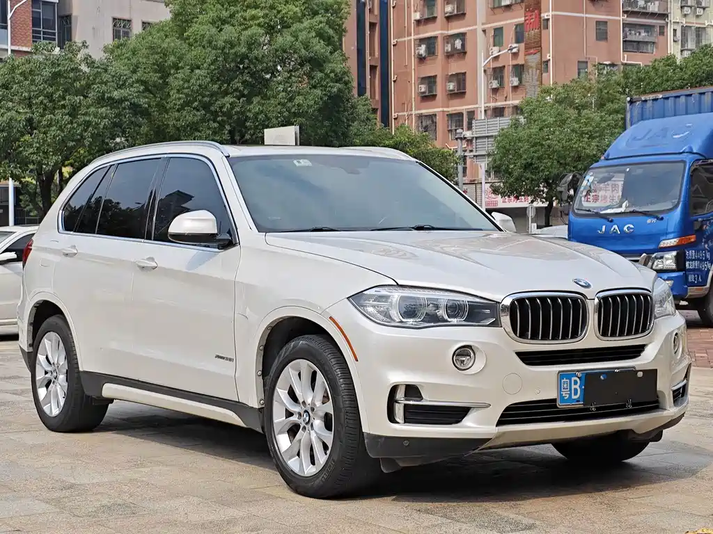 BMW X5 (Import) — миниатюра 3