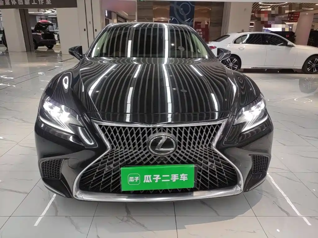 Lexus LS — миниатюра 3