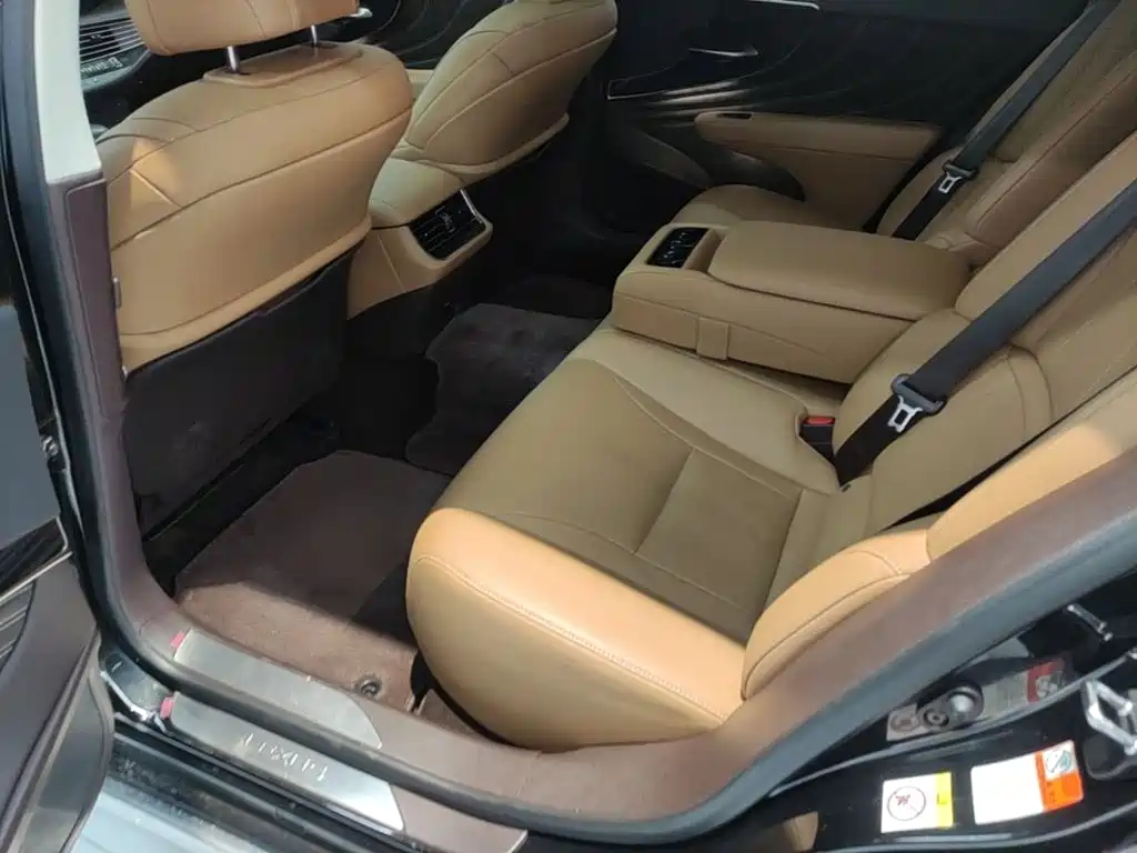 Lexus LS — миниатюра 17