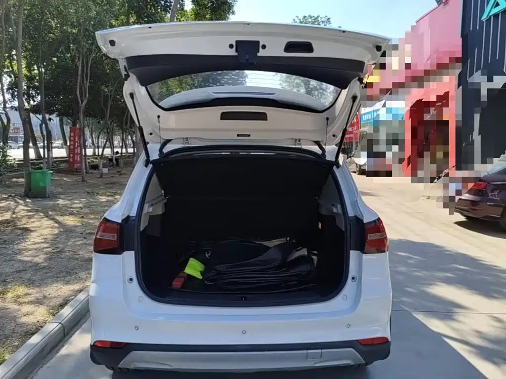 Roewe RX3 — миниатюра 19