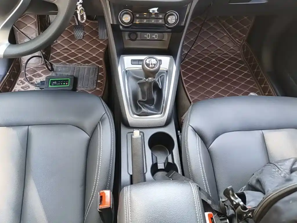 Roewe RX3 — миниатюра 14