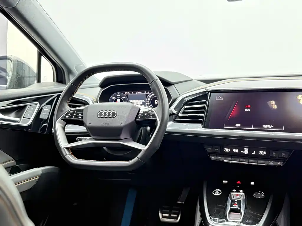 Audi Q4 e-tron — миниатюра 14