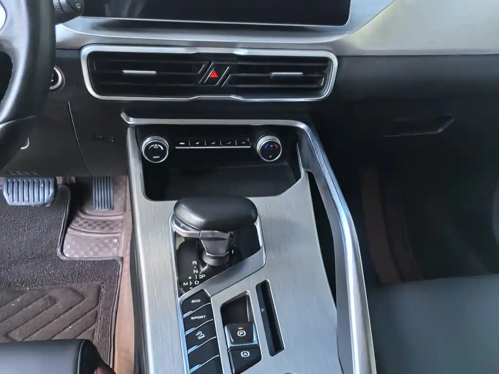 Geely Binyue — миниатюра 11