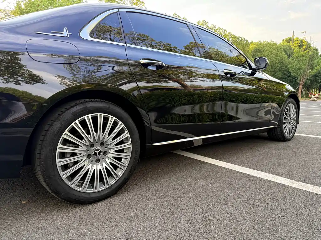 Mercedes-Benz E-Class — миниатюра 6